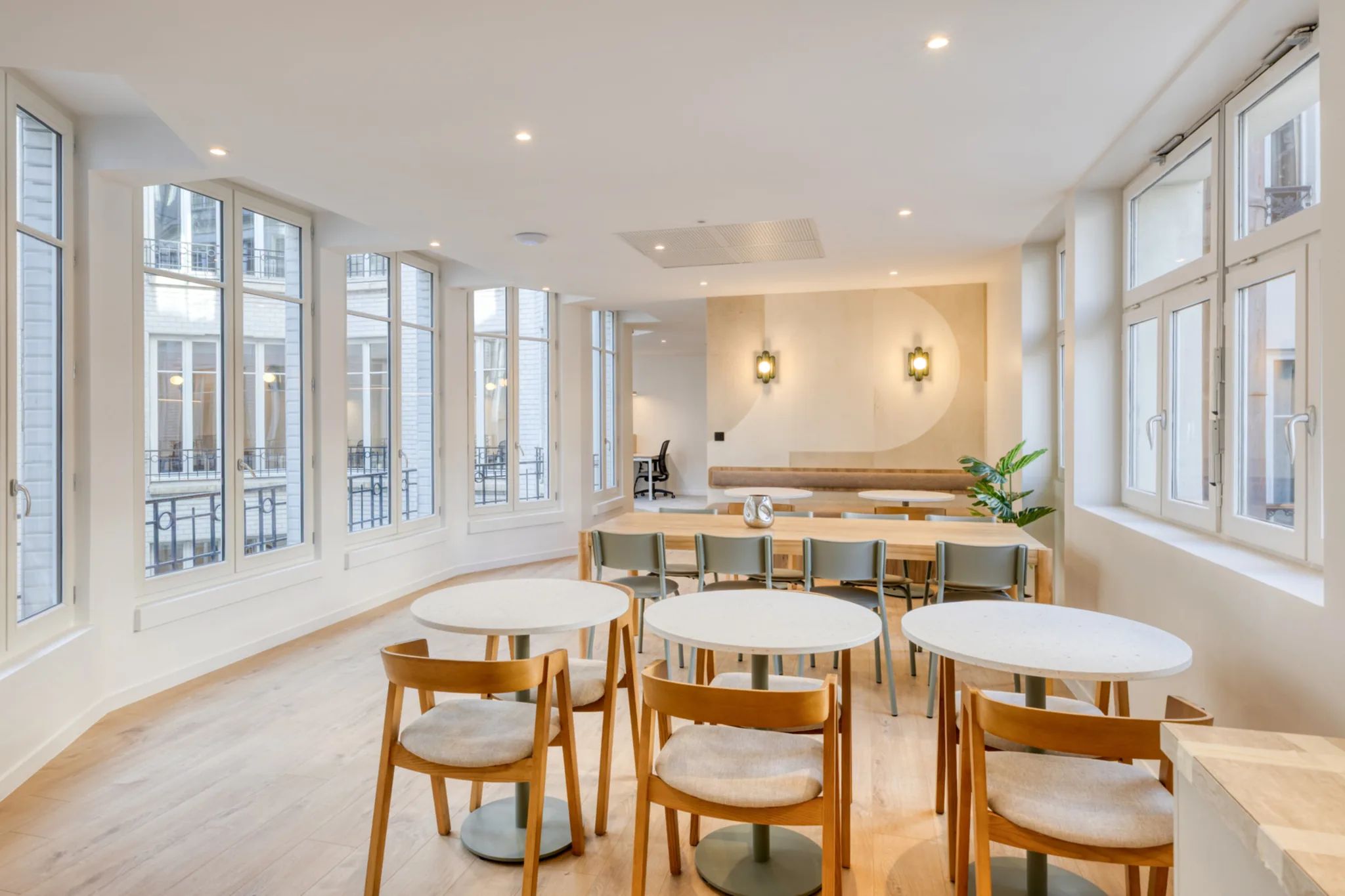 Bureau 1 160 m² – Paris (75009)