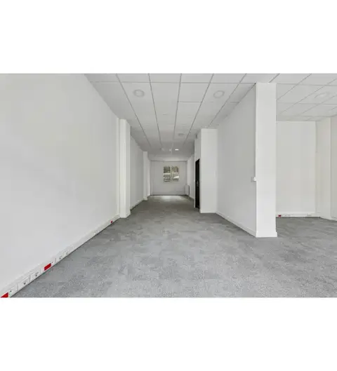 Bureau 641 m² – Paris (75116)