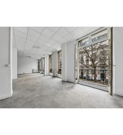 Bureau 641 m² – Paris (75116)