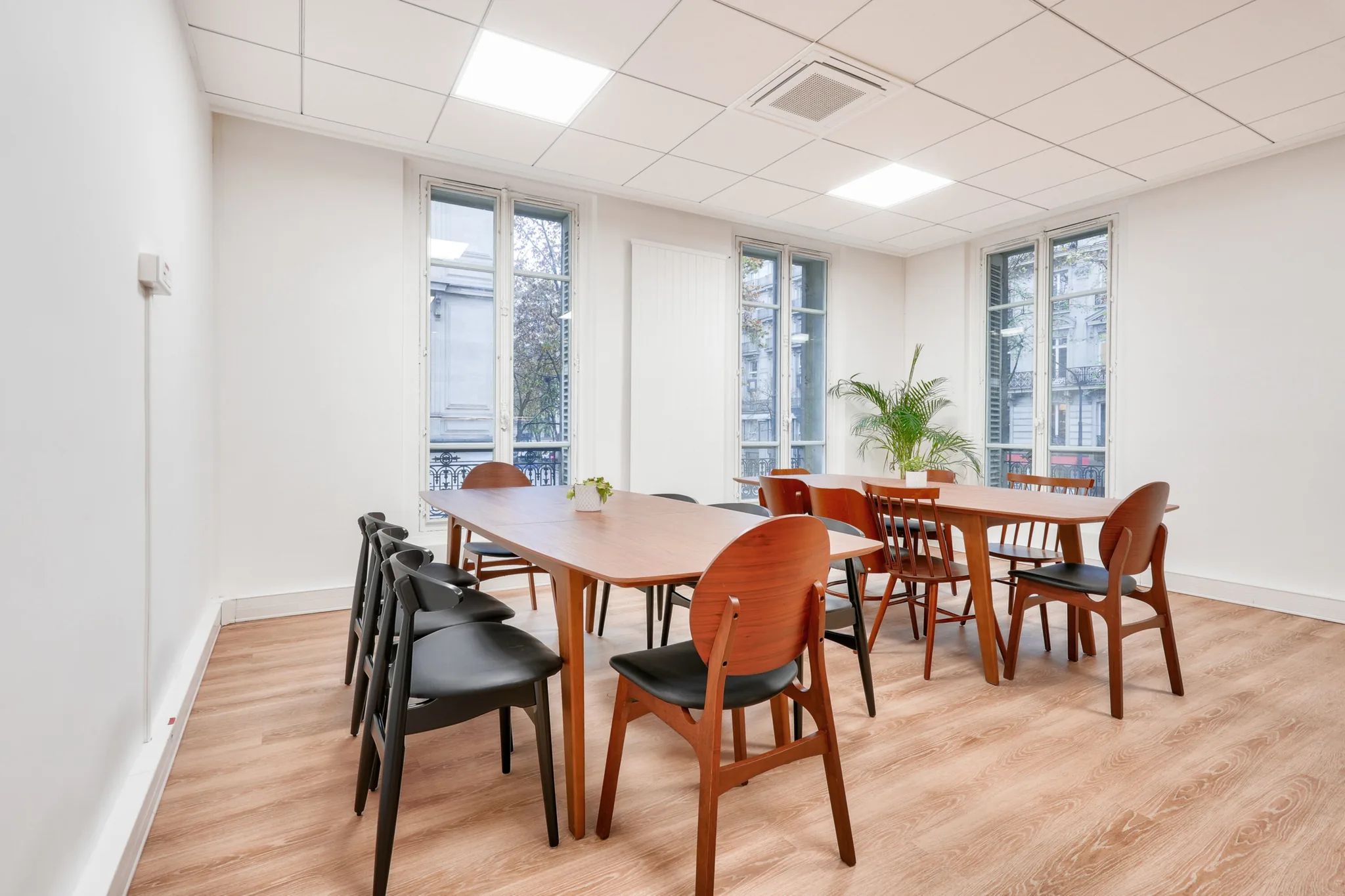 Bureau 280 m² – Paris (75008)