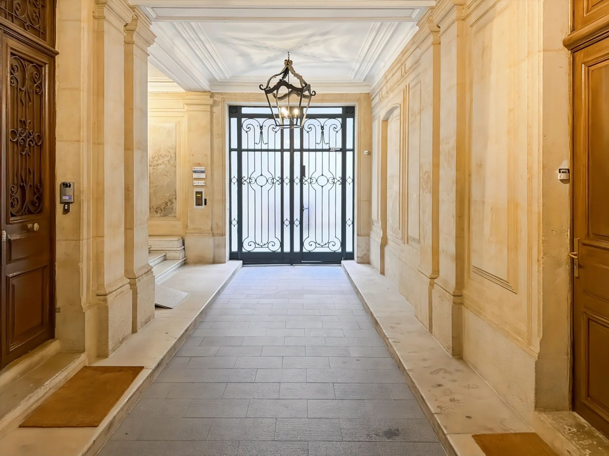 Coworking 2 m² – Paris (75008)