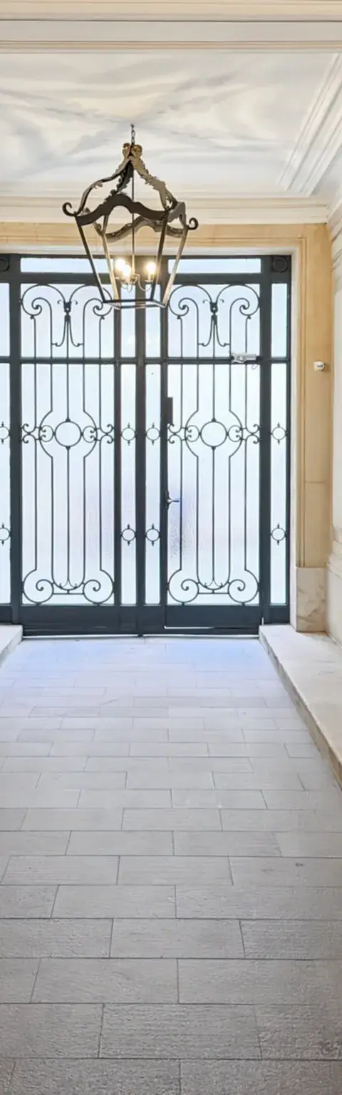 Coworking 2 m² – Paris (75008)