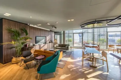 Bureau 1 481 m² – Paris (75009)