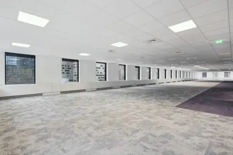 Bureau 6 900 m² – Courbevoie (92400)