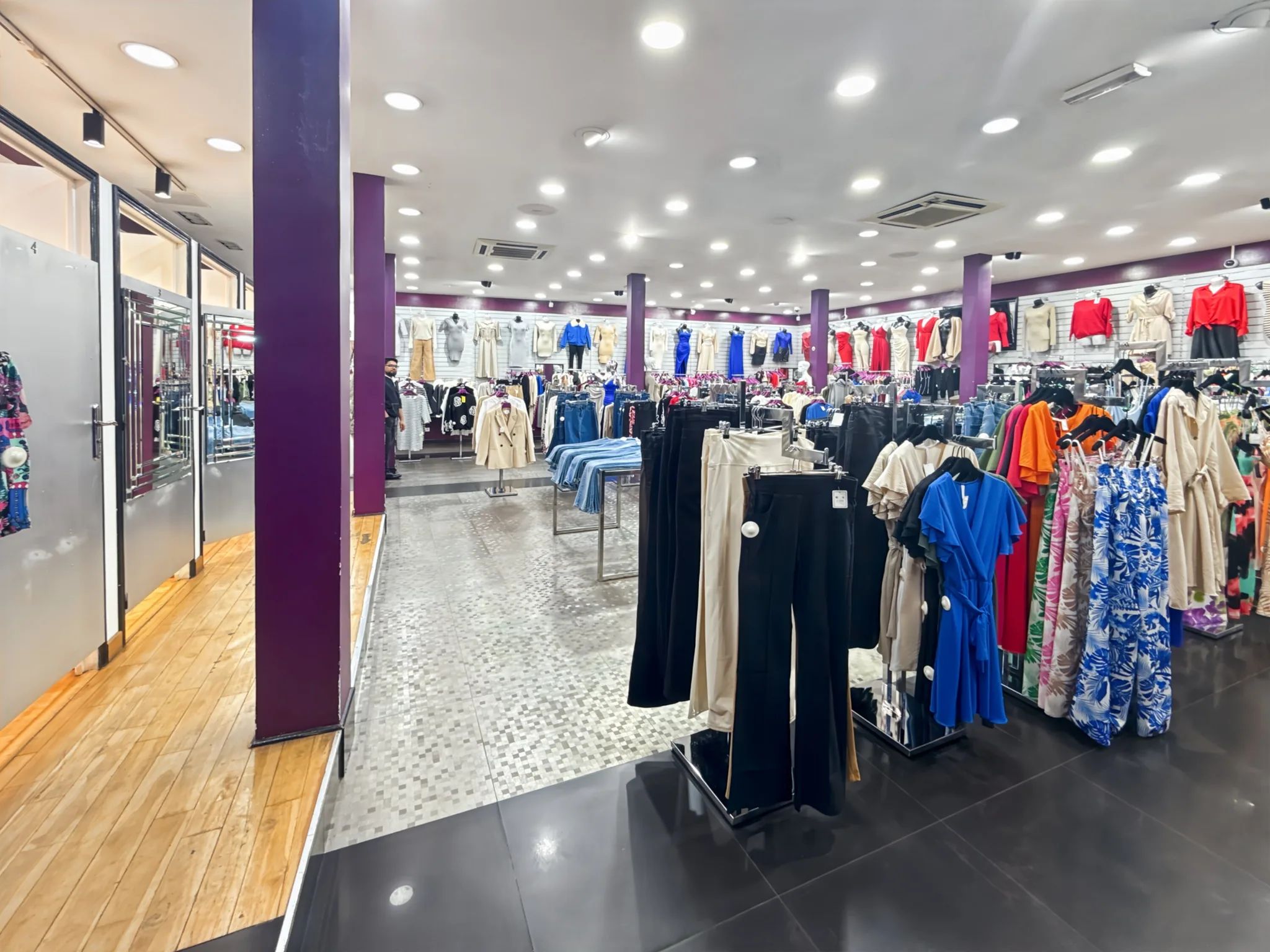 Commerce 331 m² – Paris (75011)