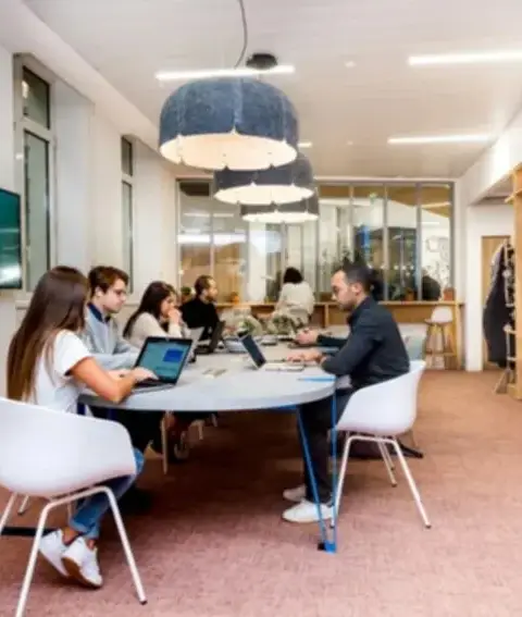 Bureau 801 m² – Paris (75008)
