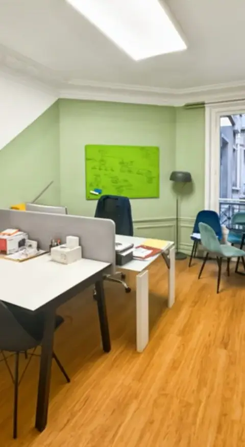 Bureau 71 m² – Paris (75012)