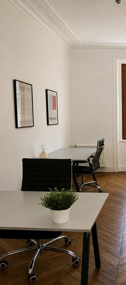 75008 Paris