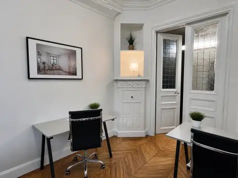 Bureau 15 m² – Paris (75008)