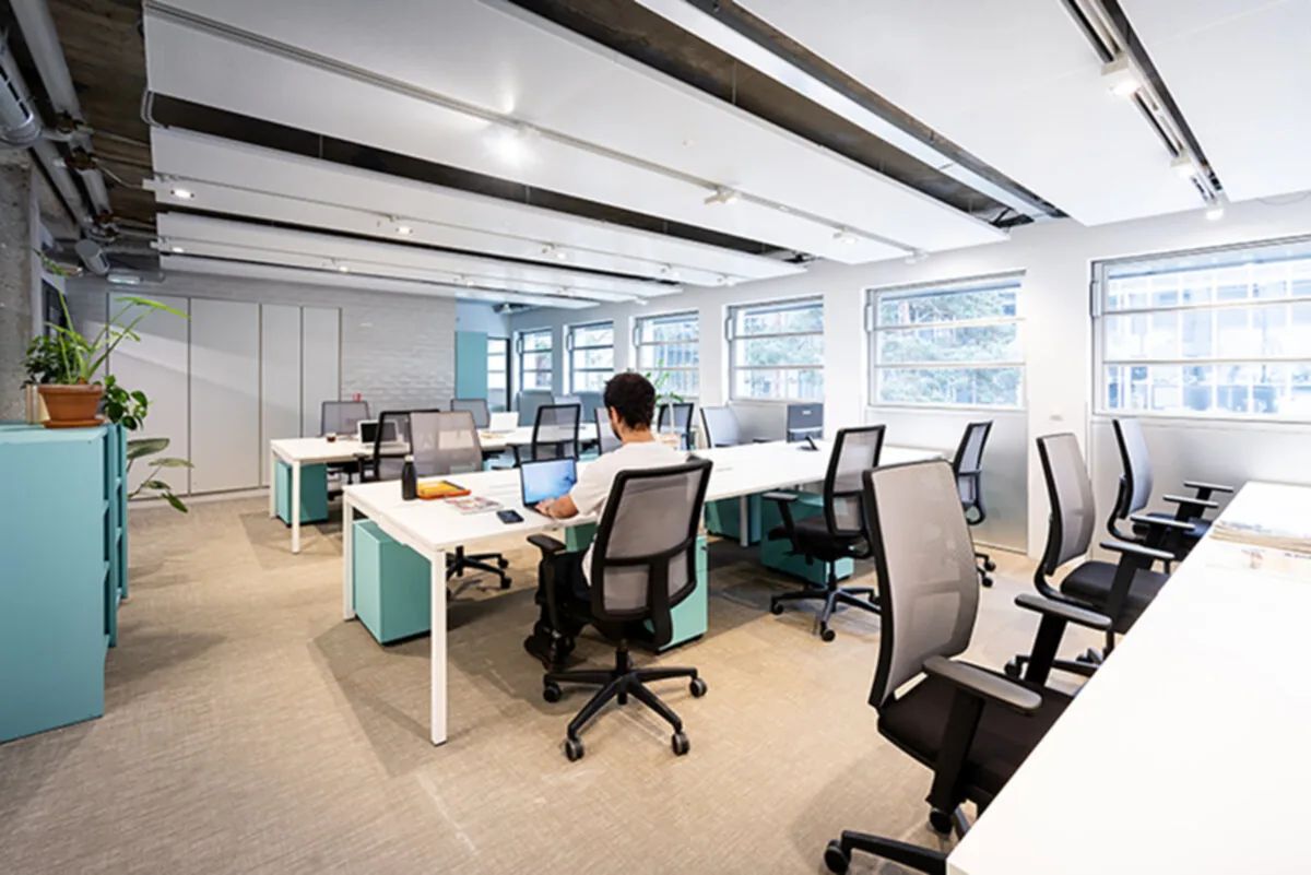 Bureau 1 576 m² – Paris (75011)