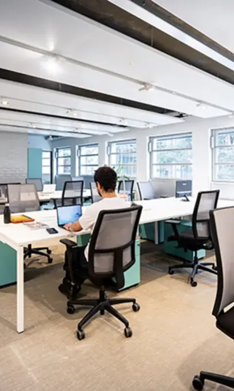 Bureau 1 576 m² – Paris (75011)