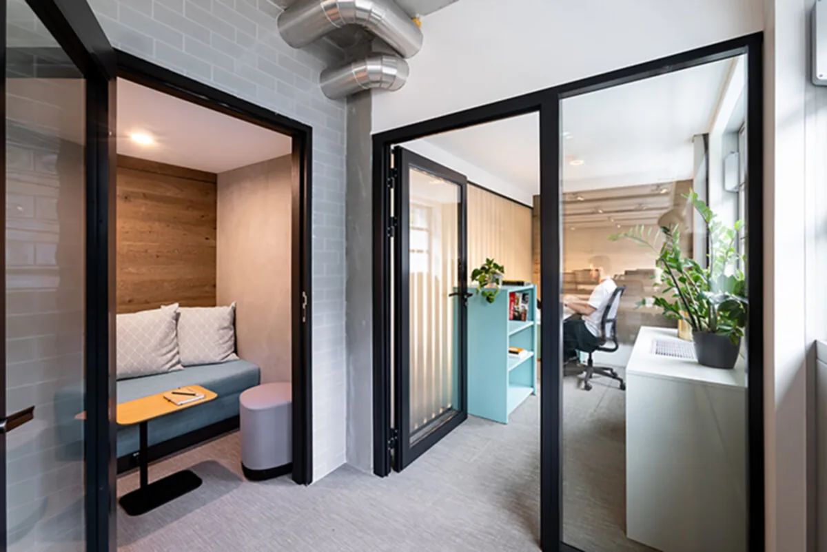 Bureau 1 576 m² – Paris (75011)