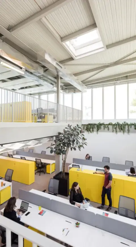 Bureau 1 576 m² – Paris (75011)