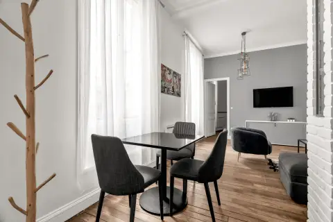 Bureau – Paris (75116)