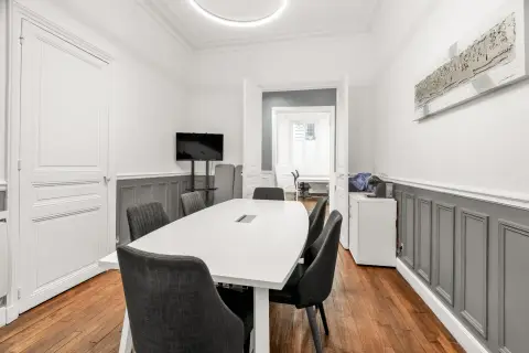 Bureau – Paris (75116)