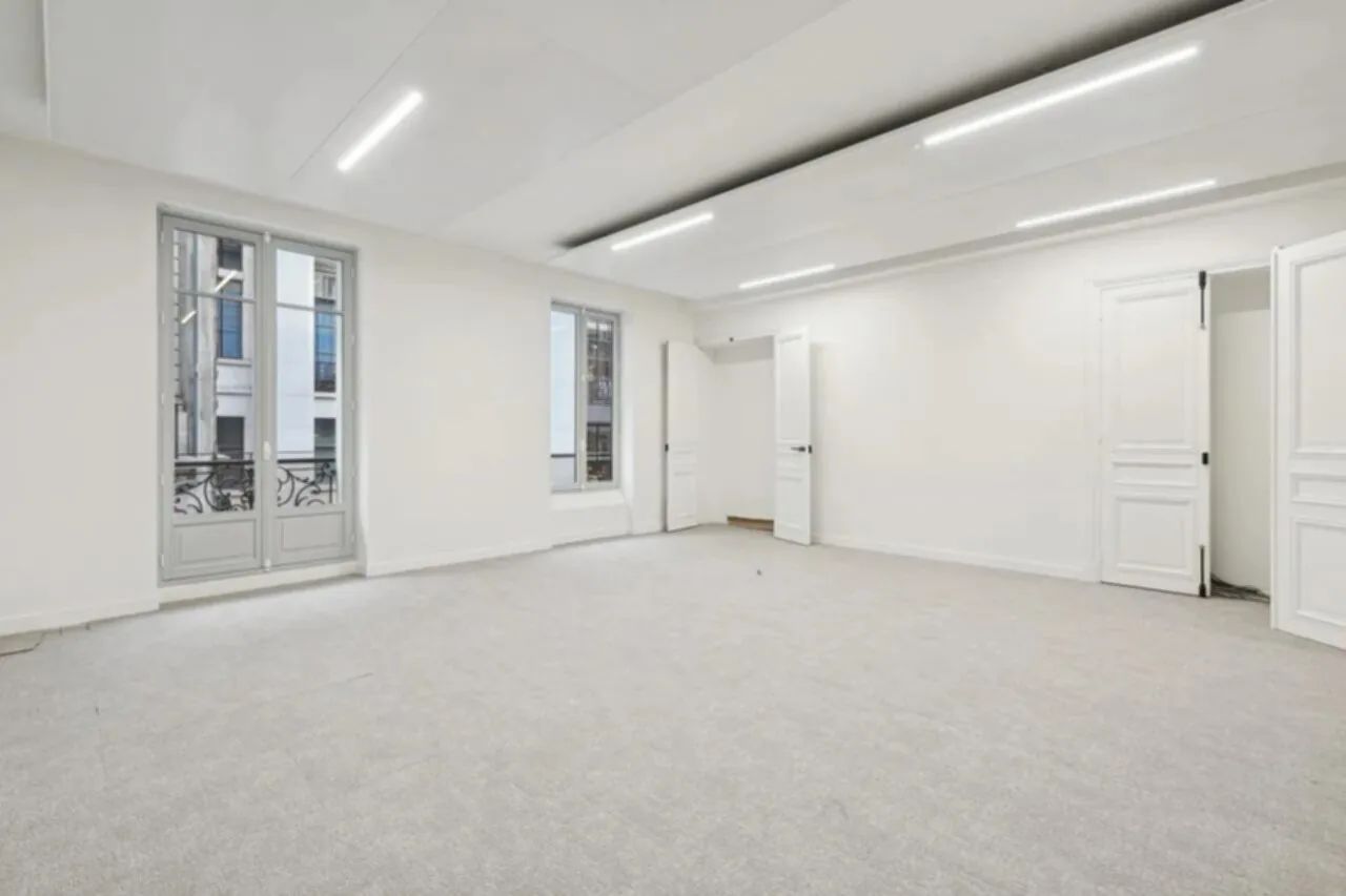 Bureau 375 m² – Paris (75008)