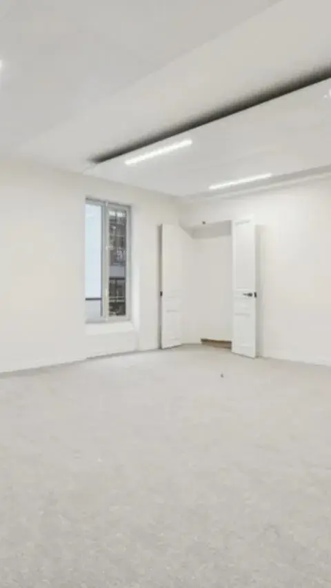 Bureau 375 m² – Paris (75008)