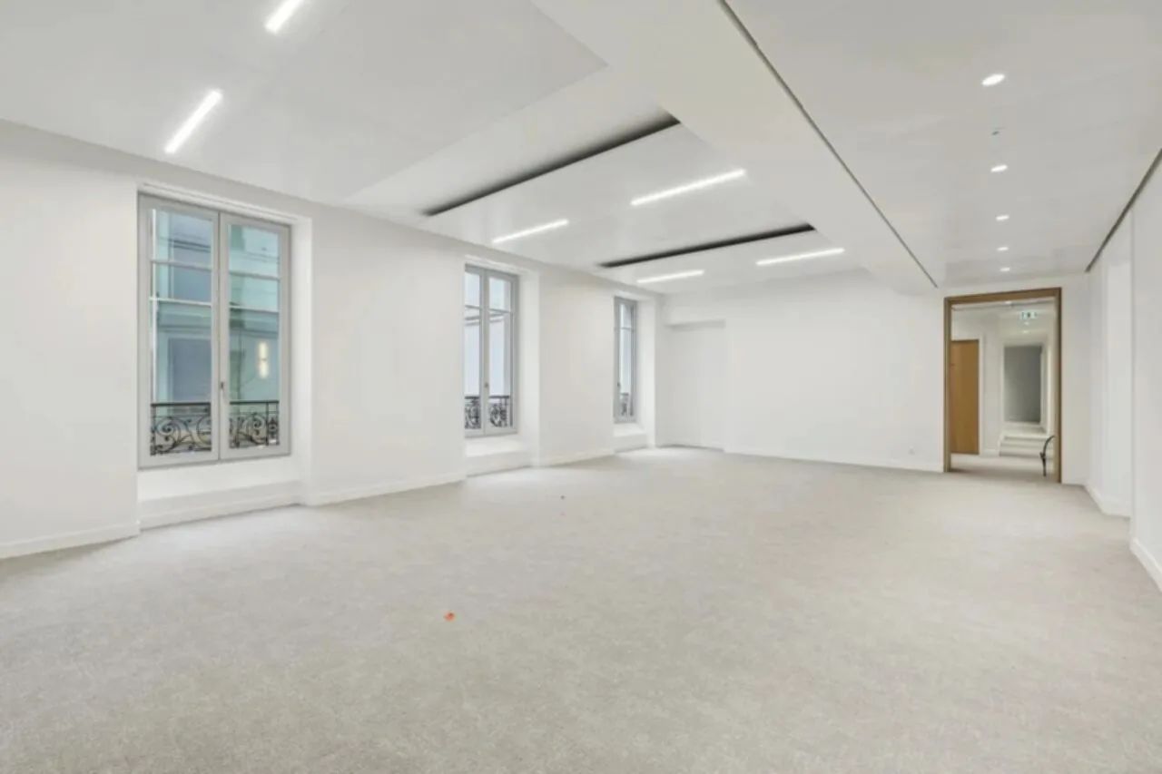 Bureau 375 m² – Paris (75008)