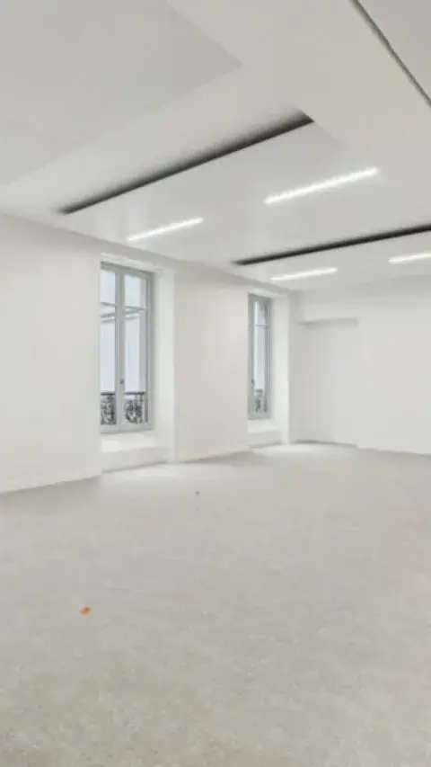 Bureau 375 m² – Paris (75008)