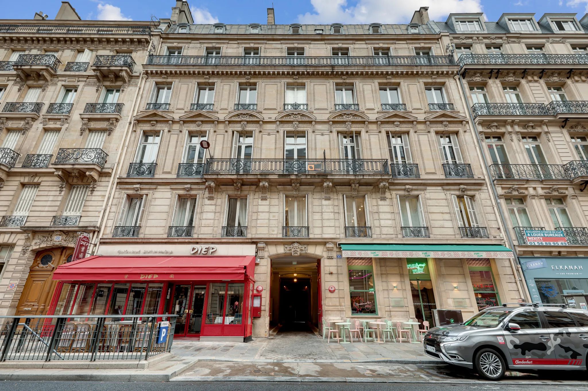 Bureau 1 142 m² – Paris (75008)