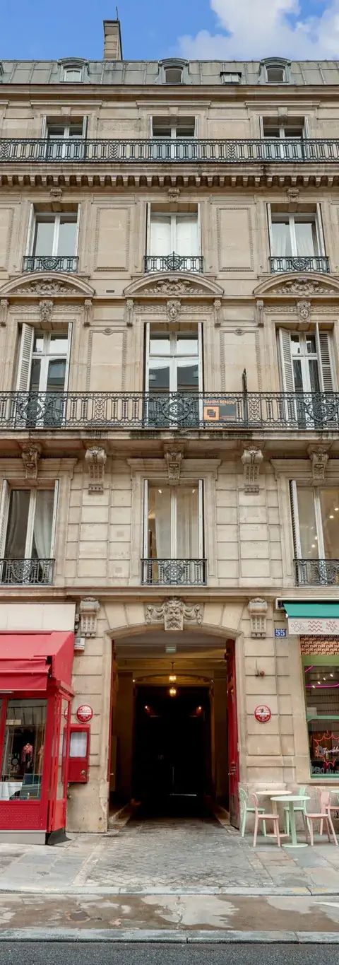 Bureau 1 142 m² – Paris (75008)