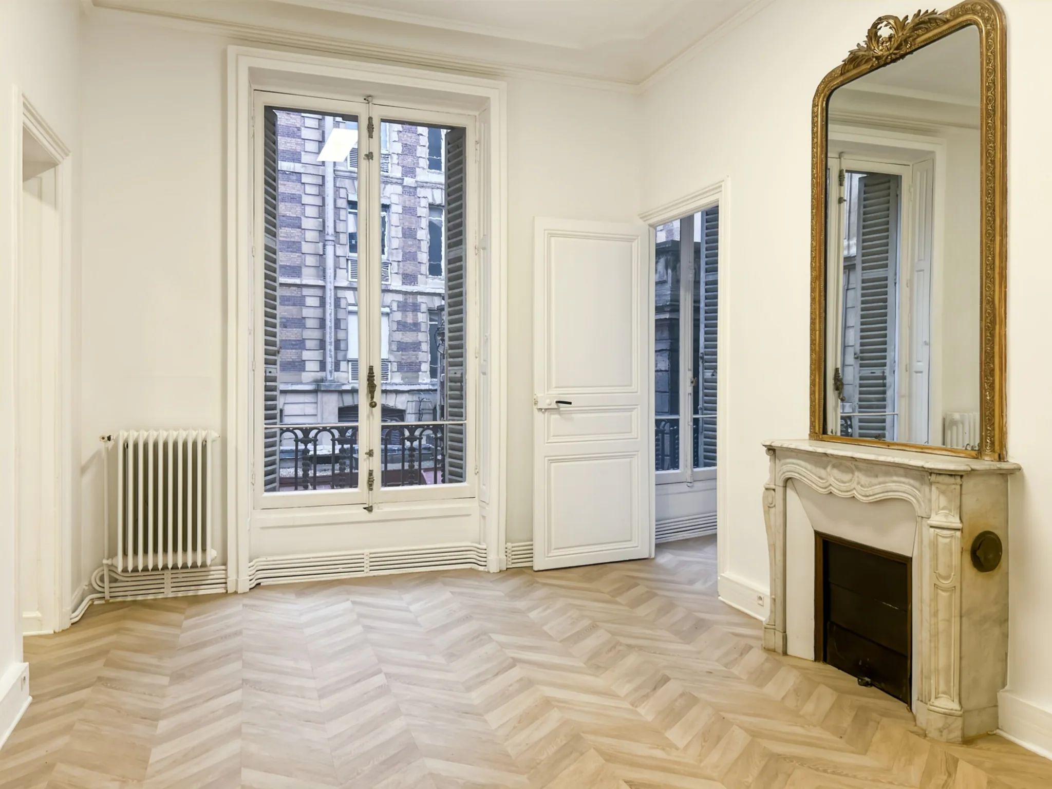 Bureau 1 142 m² – Paris (75008)