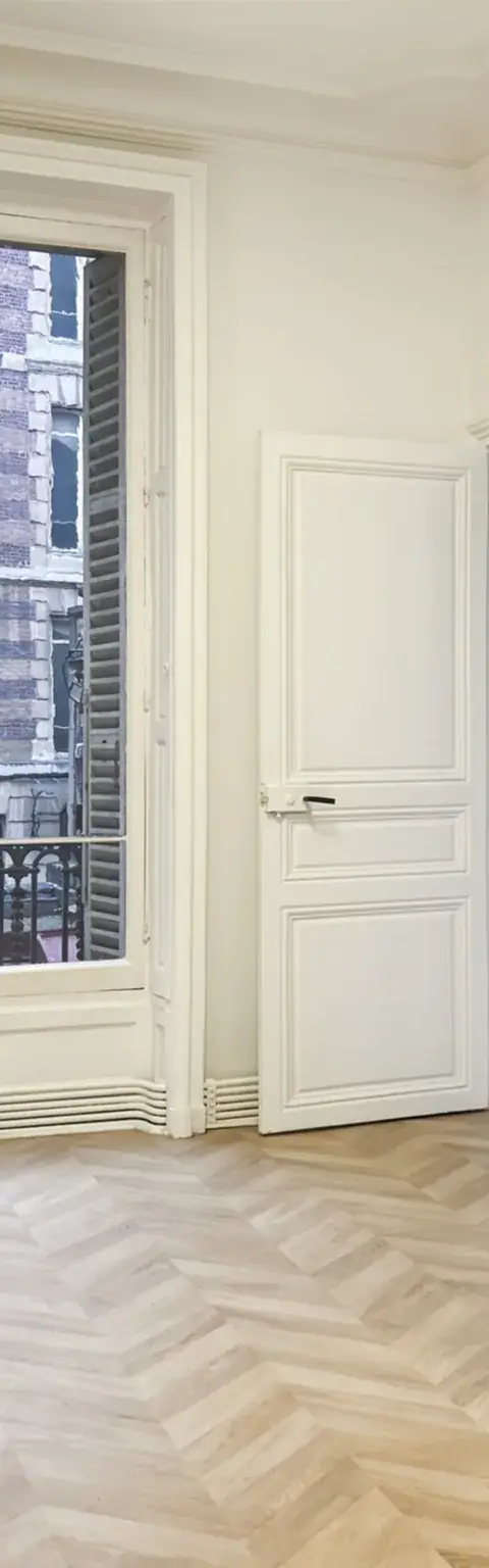 Bureau 1 142 m² – Paris (75008)