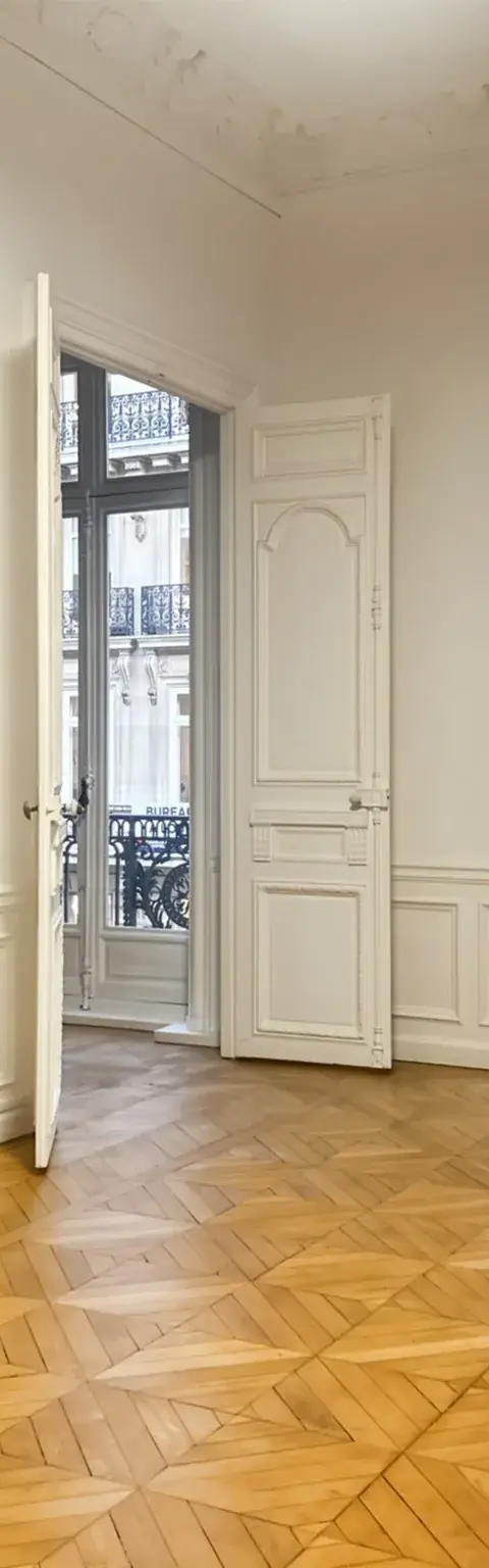 Bureau 1 142 m² – Paris (75008)
