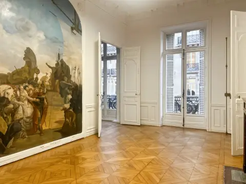 Bureau 1 142 m² – Paris (75008)