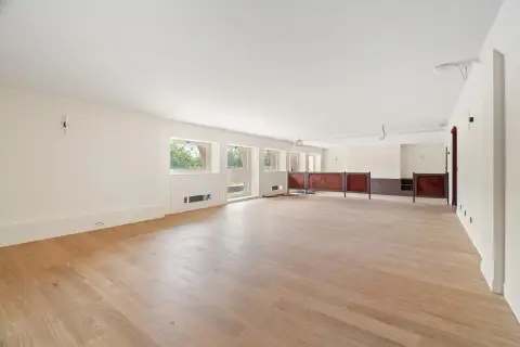 Bureau 325 m² – Paris (75008)