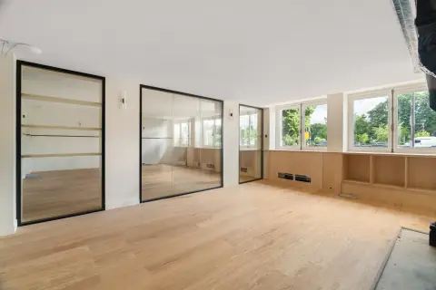 Bureau 325 m² – Paris (75008)