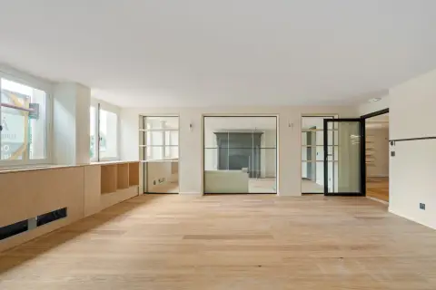 Bureau 325 m² – Paris (75008)