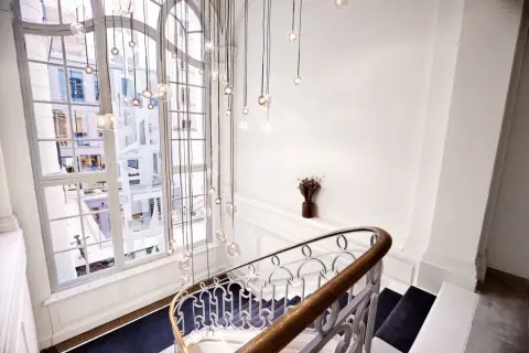 Bureau 165 m² – Paris (75116)