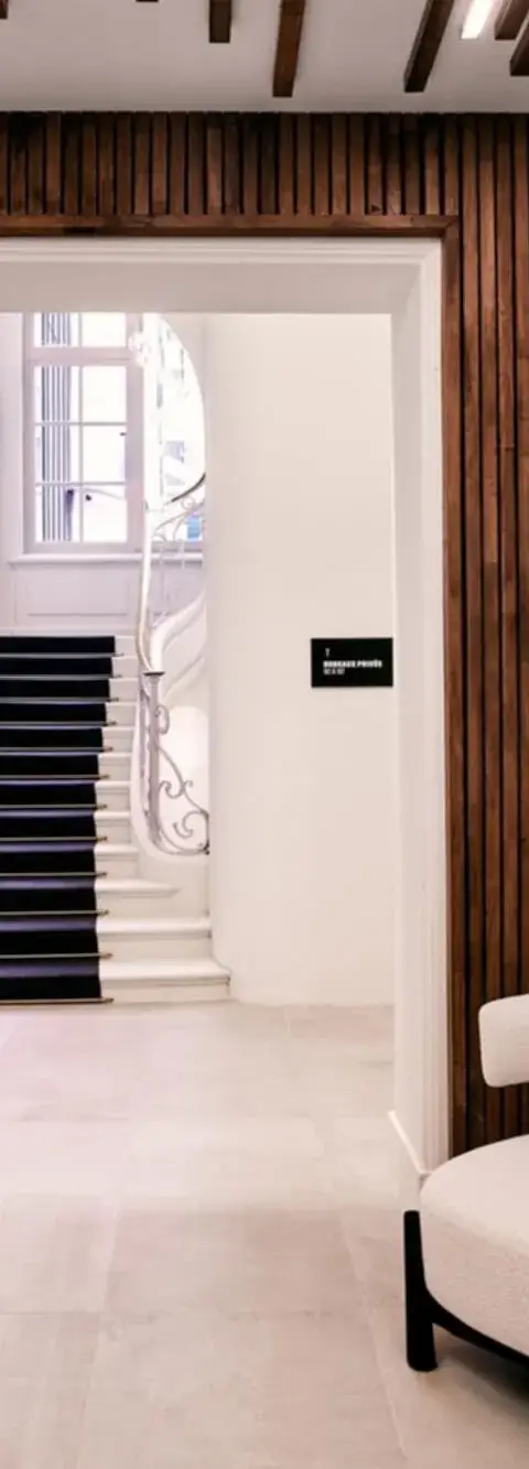 Bureau 165 m² – Paris (75116)