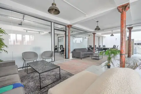 Bureau 200 m² – Paris (75010)