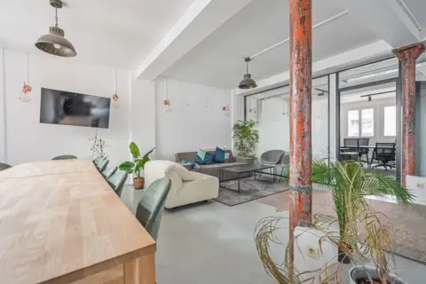 Bureau 200 m² – Paris (75010)