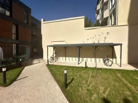 Bureau 1 304 m² – Paris (75019)