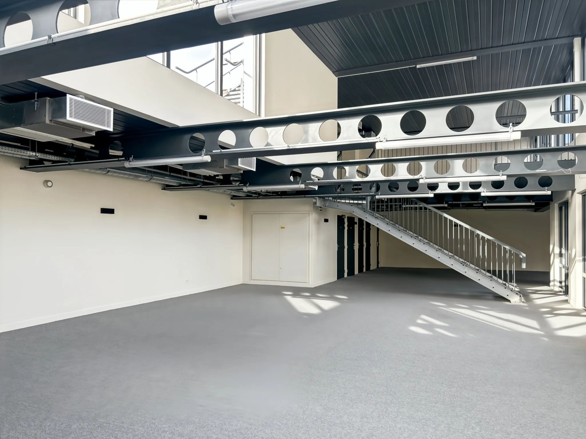 Bureau 1 304 m² – Paris (75019)
