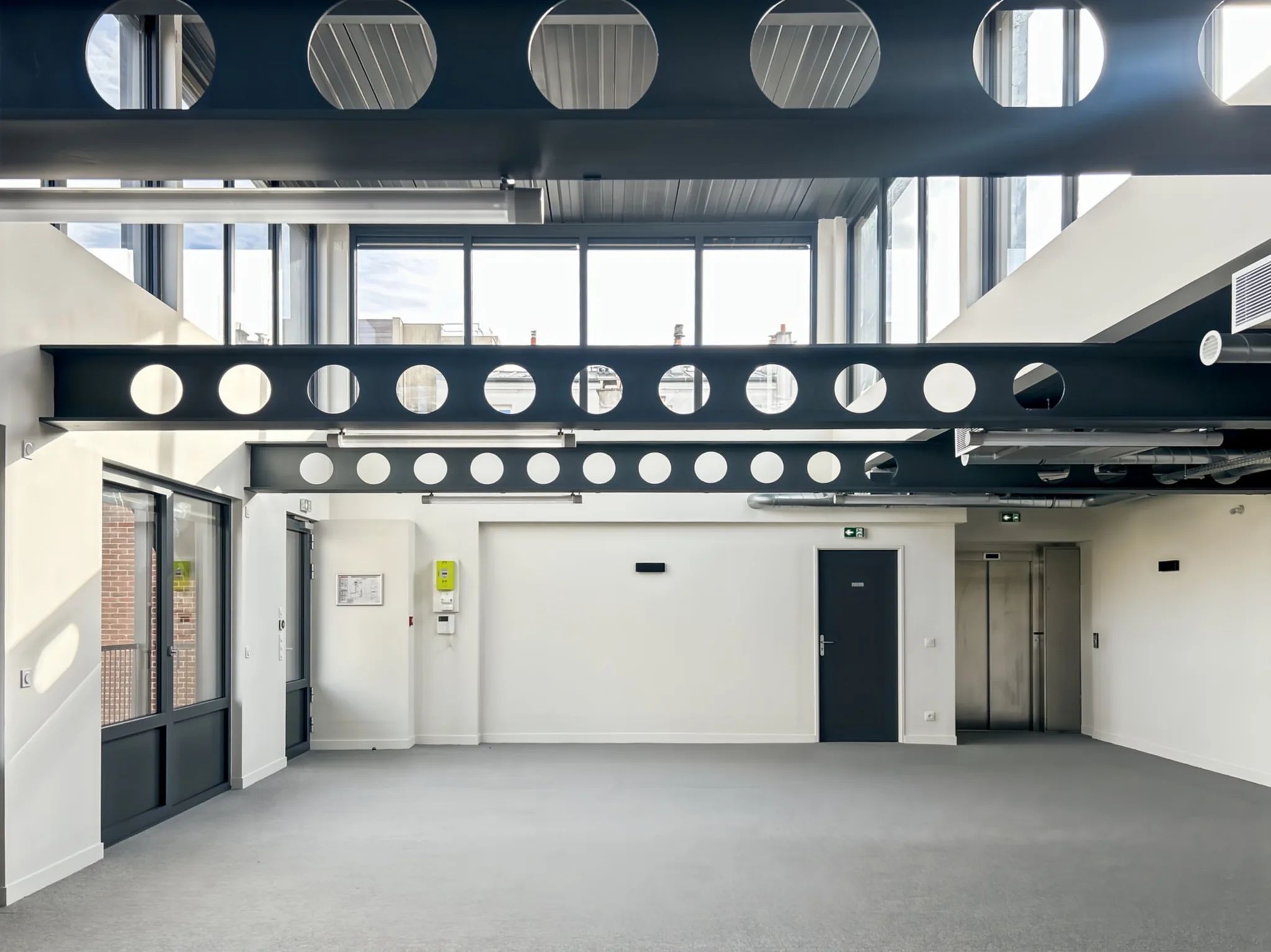 Bureau 1 304 m² – Paris (75019)