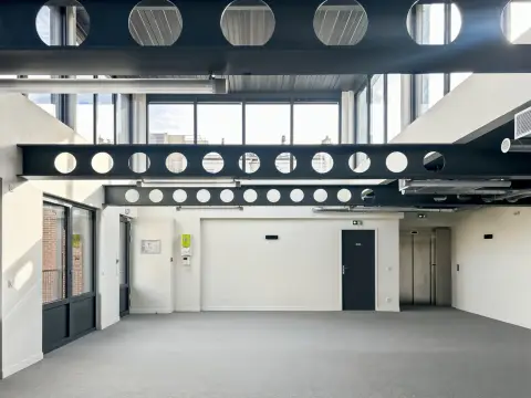 Bureau 1 304 m² – Paris (75019)