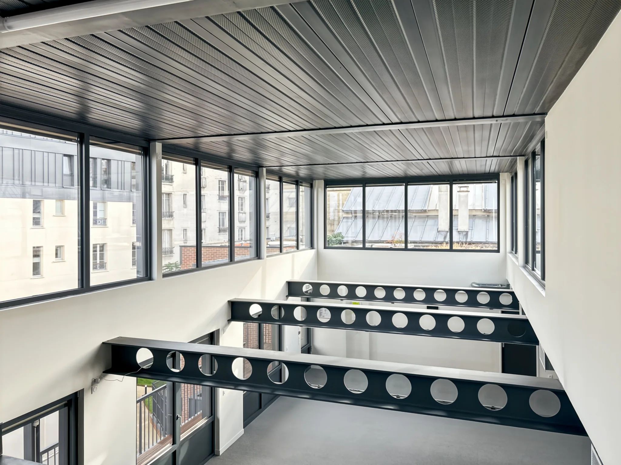 Bureau 1 304 m² – Paris (75019)