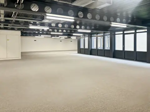 Bureau 1 304 m² – Paris (75019)