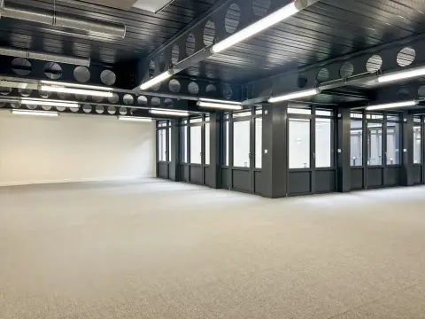 Bureau 1 304 m² – Paris (75019)