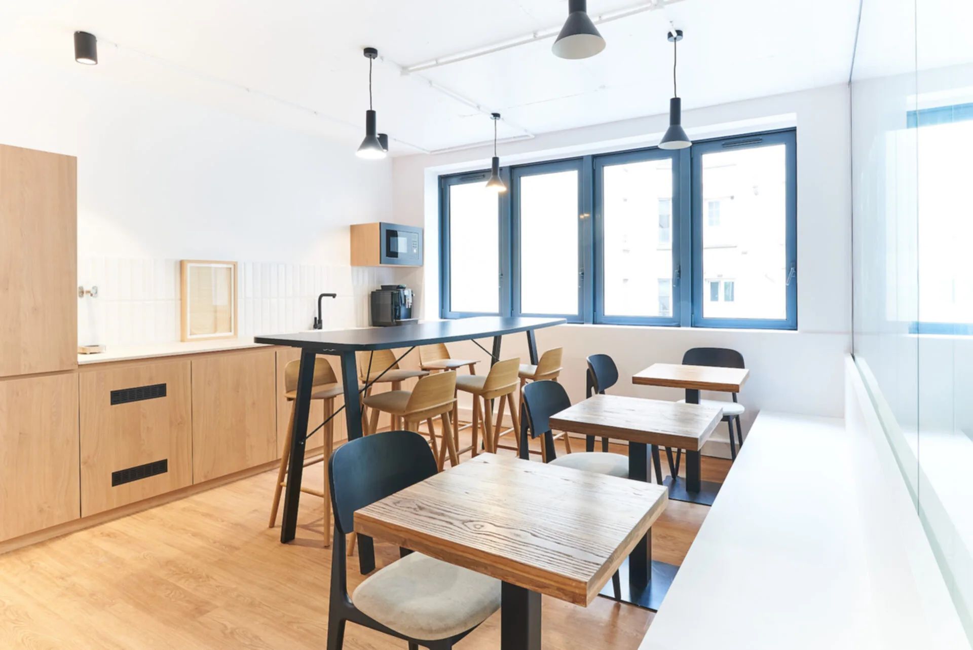 Bureau 816 m² – Paris (75010)
