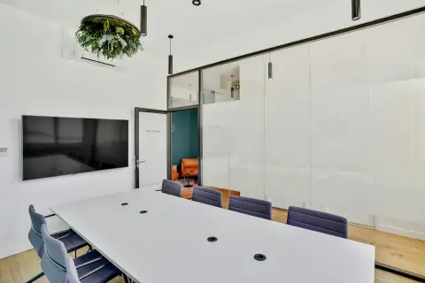Bureau 150 m² – Paris (75008)