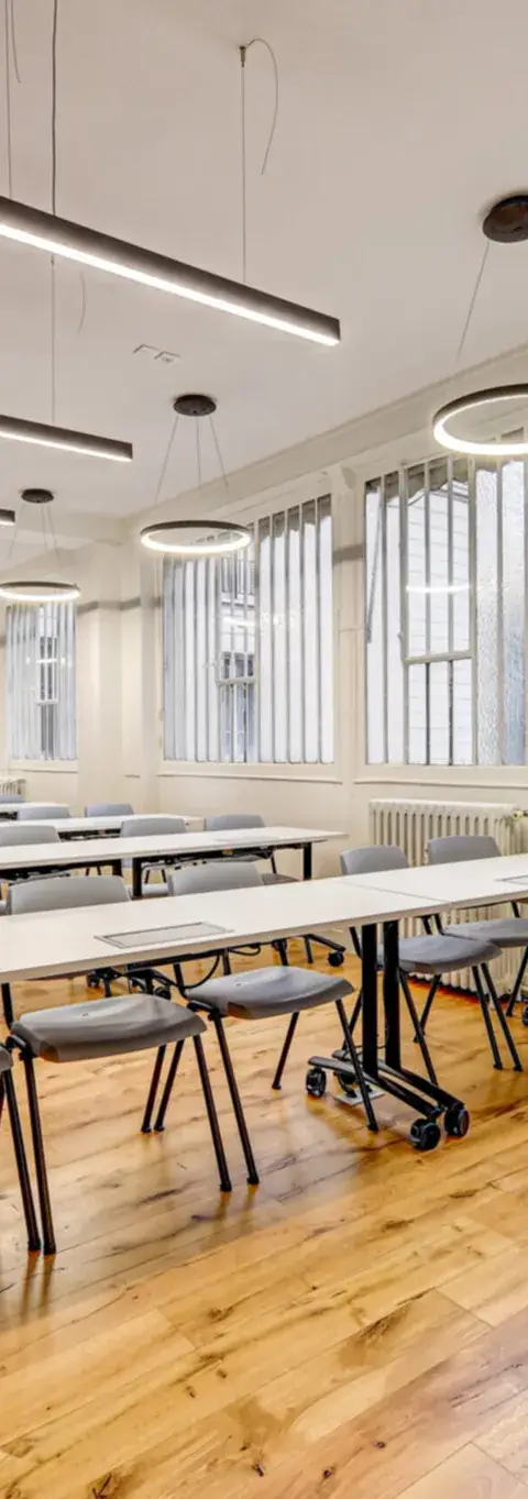 Bureau 450 m² – Paris (75019)
