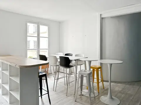 Bureau 365 m² – Paris (75010)