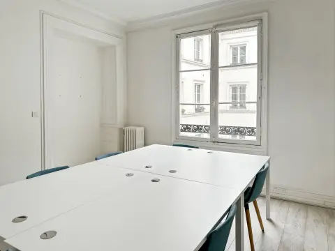 Bureau 365 m² – Paris (75010)