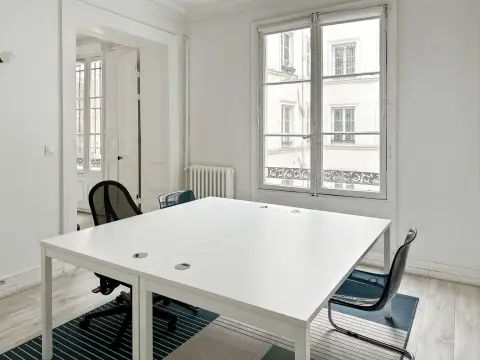 Bureau 365 m² – Paris (75010)