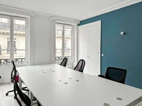 Bureau 365 m² – Paris (75010)